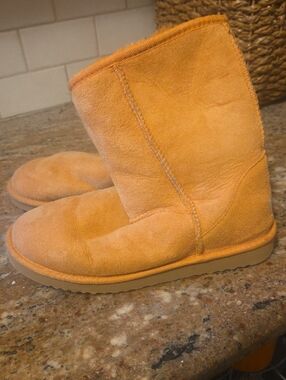 UGG Suede Short Boot in Light Orange